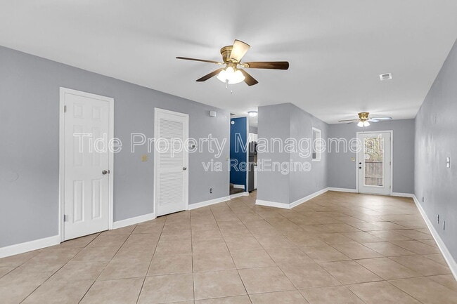Building Photo - 206 Pine Shadow Dr
