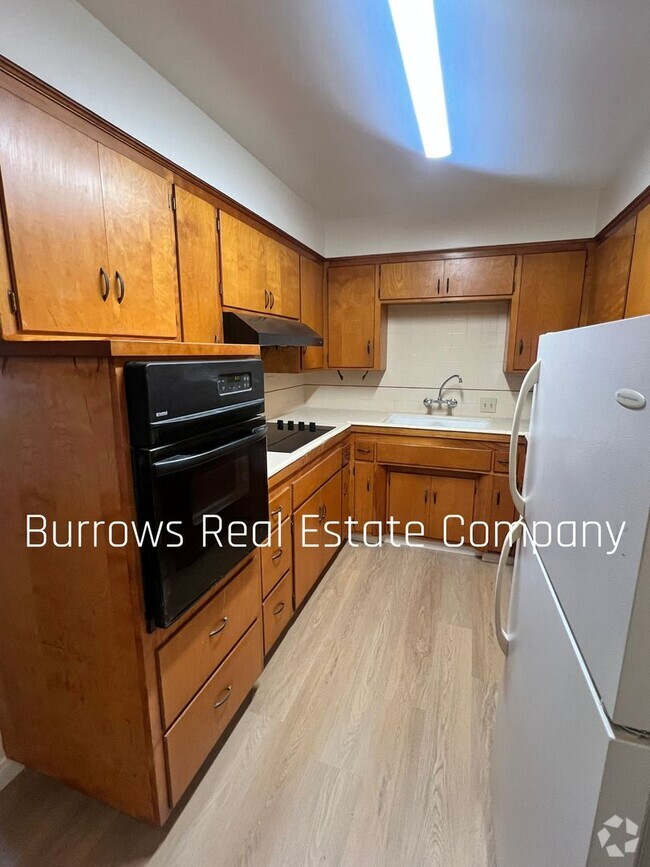 Building Photo - Ventura - Two bedroom, one bath single sto...