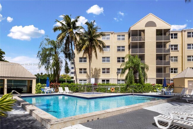 Building Photo - 8225 Lake Dr