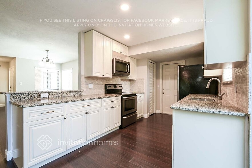 Building Photo - 3908 Woodglade Cove