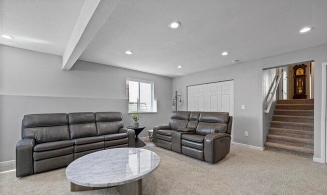 Building Photo - Beautiful 4 Bedroom in Loveland