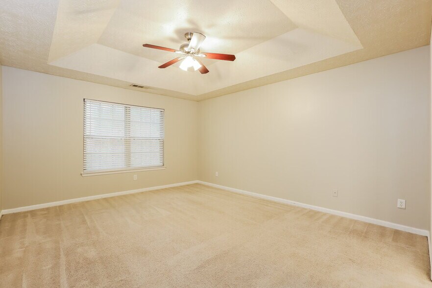 Building Photo - 909 Shadow Lake Dr