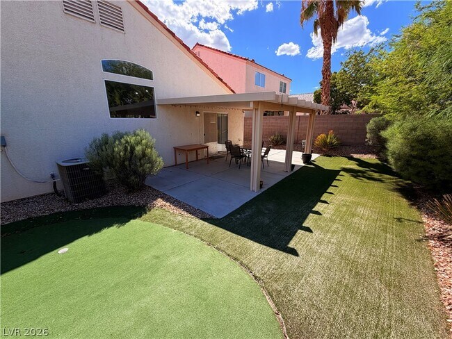 Building Photo - 7914 Villa Pintura Ave