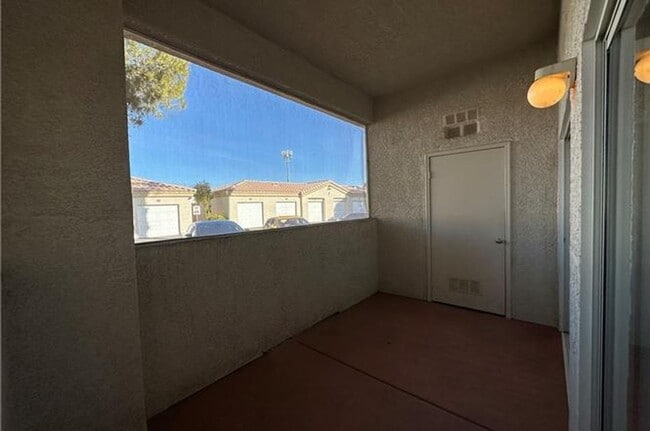 Building Photo - 6480 Annie Oakley Dr