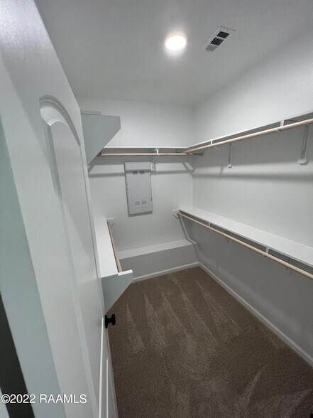 Building Photo - 307 Grassy Meadows Ln
