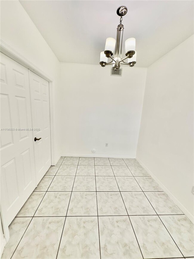 Building Photo - 5225 NW 112th Ave