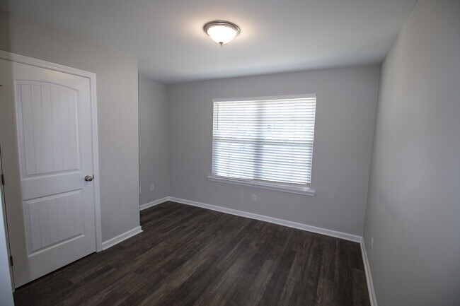 Building Photo - 311 Jones Mill Rd