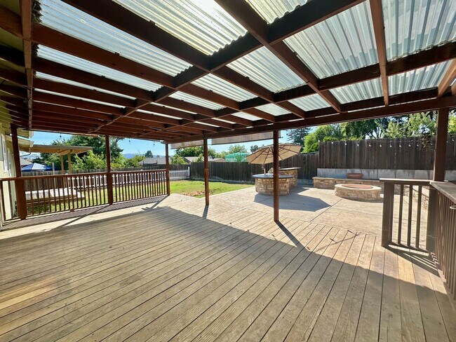 Building Photo - 3648 San Lisa Ct