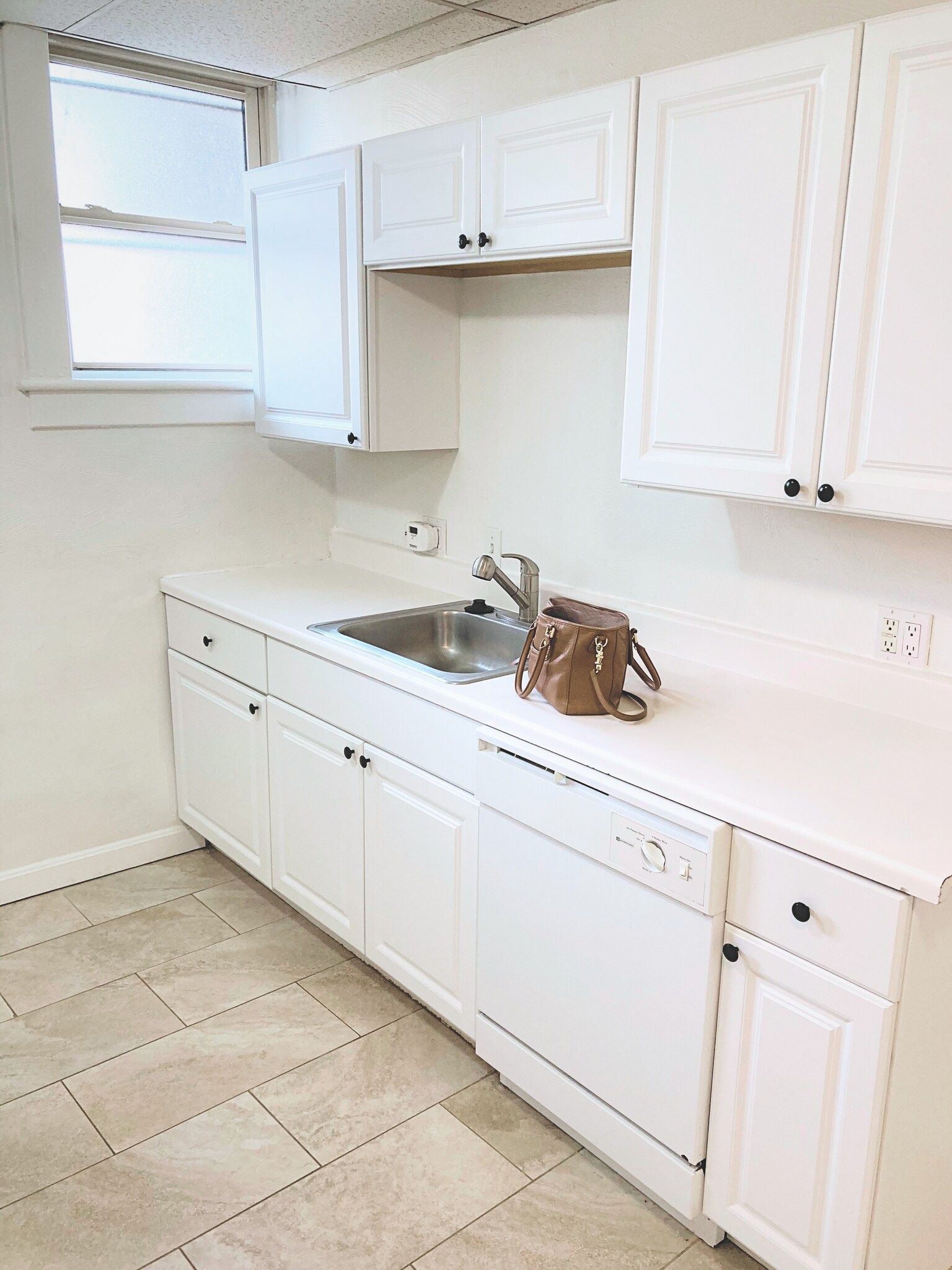 Kitchen - 626 Maryland Ave