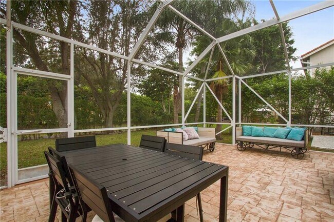 Building Photo - 6885 Barnwell Dr