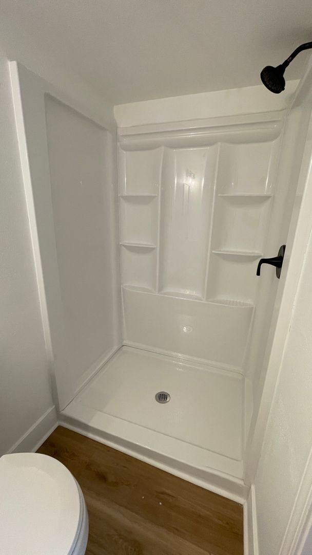 Building Photo - Fully renovated 3 bedroom, 2 bath home. Available now for $1395/month
