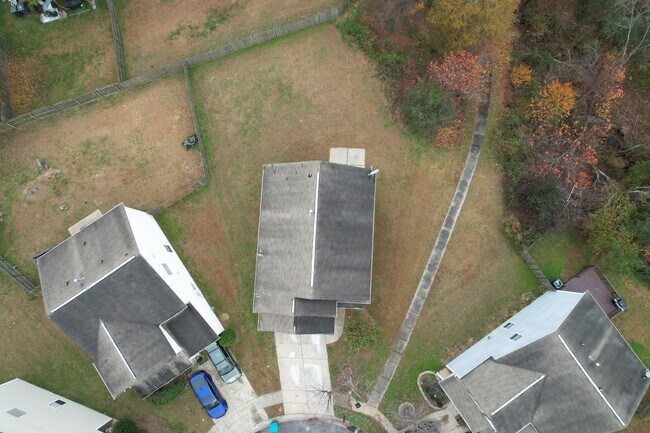 Building Photo - 4323 Leopold Pl