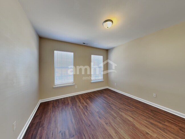 Building Photo - 3339 Sugar House St