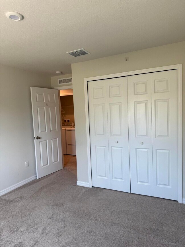 Building Photo - 3334 Franklin Square Ln