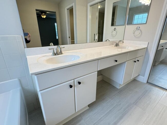 Building Photo - 222 Biltmore Pl