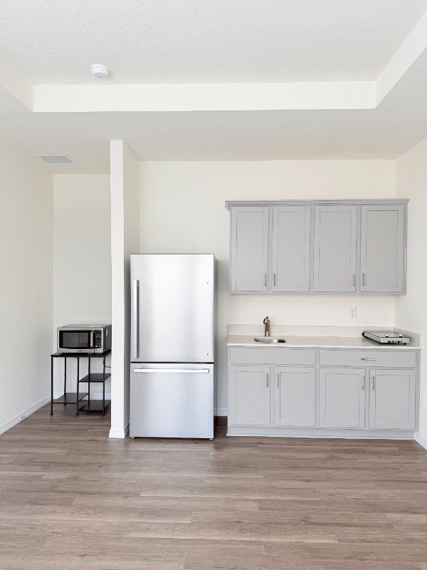 Building Photo - 1998 Walnut Crk Dr