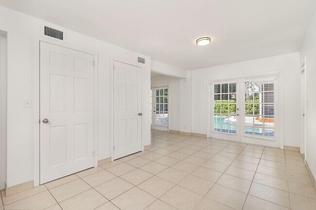 Building Photo - 3020 Vincent Rd