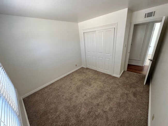 Building Photo - Central Ventura Home with Large Yard!