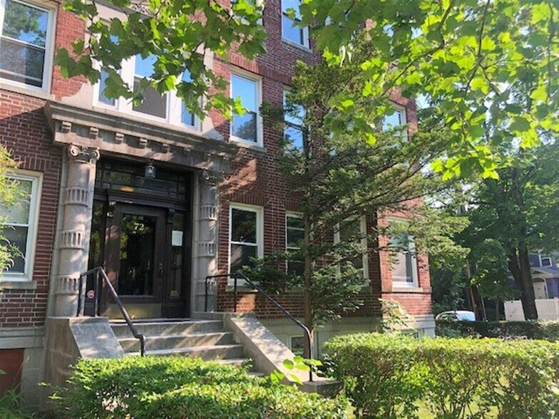 Building Photo - 82 Kirkland St