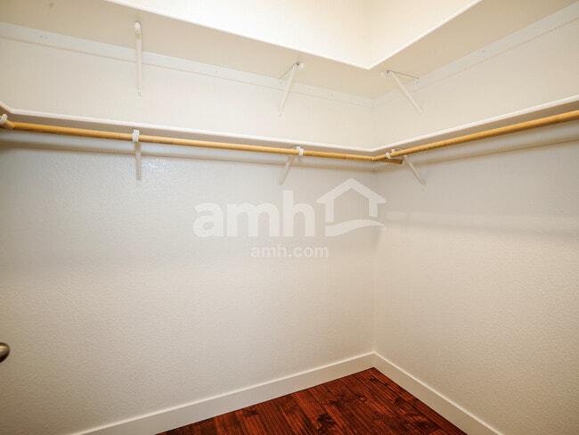 Building Photo - 6750 Diamond Glen Dr