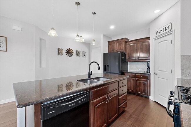 Building Photo - 1801 Velarde Rd