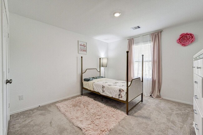 Building Photo - 1702 Campos Ct