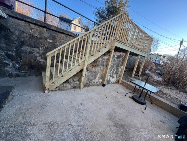 Building Photo - 90 Aetna St