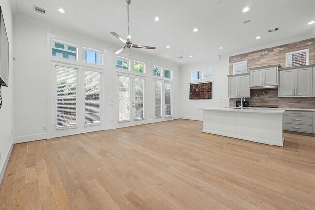 Building Photo - 2713 Kinsley Oaks Dr