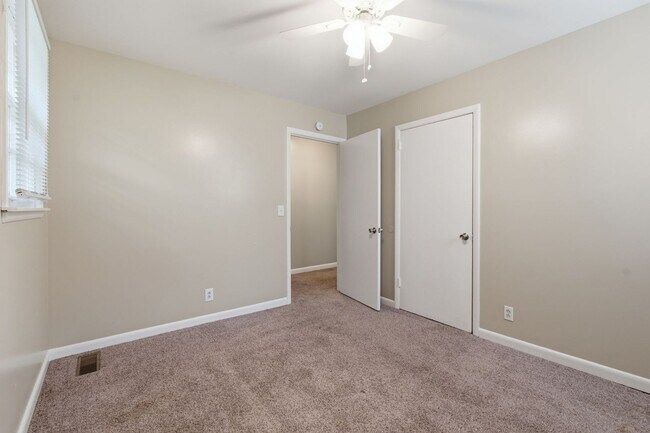 Building Photo - Charming 2-Story Bellevue Townhome in Nashville