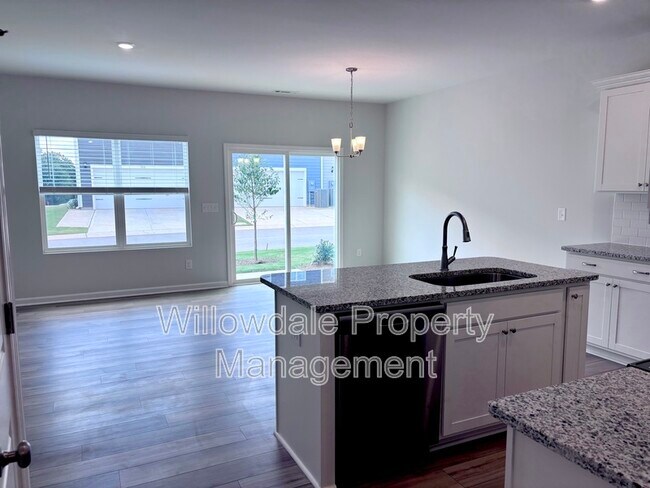 Building Photo - 183 Central Townes Wy
