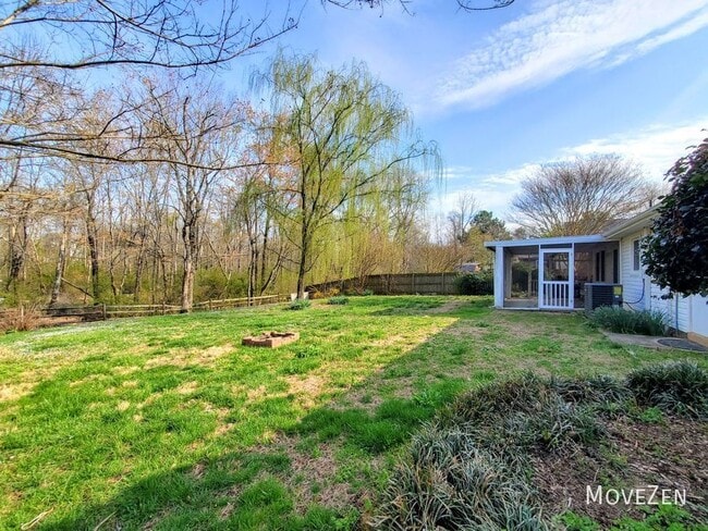 Building Photo - 3004 Bardwell Rd