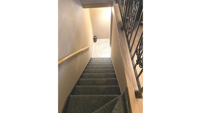 Building Photo - 322 Inverrary Ln