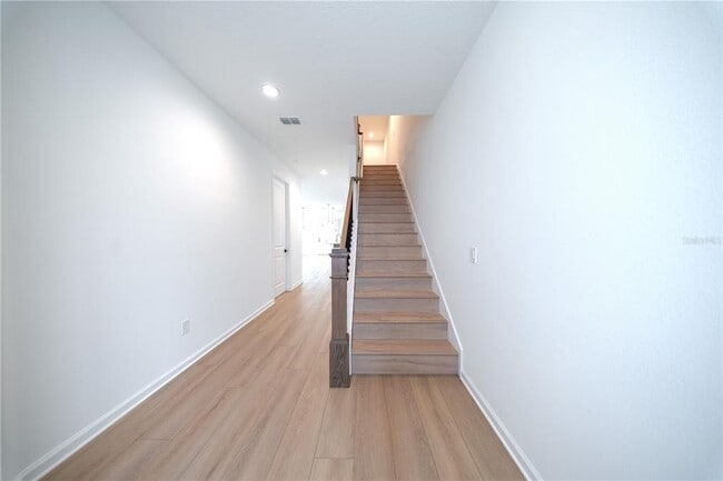 Building Photo - 1895 Pinecliff Dr