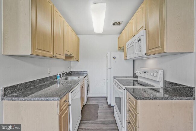 Building Photo - 1001 Chillum Rd