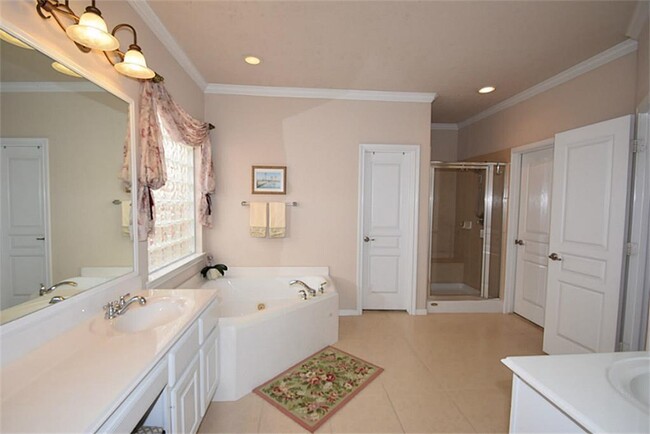 Building Photo - 12103 Ensenada Canyon Ln