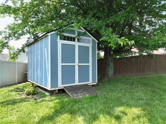 Building Photo - Show-Stopping Rental Home – A Rare Find wi...