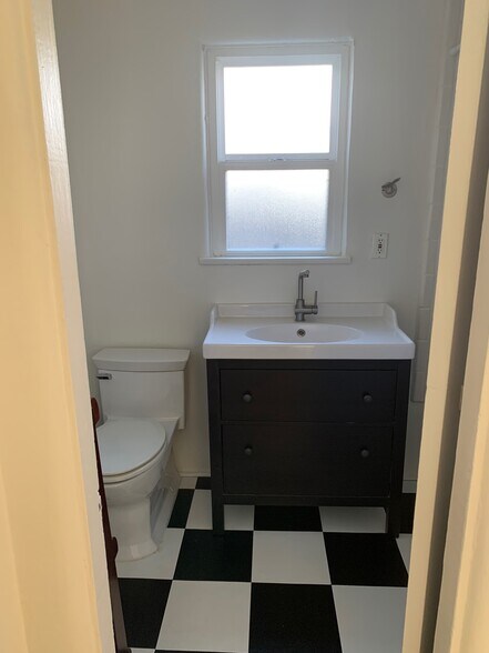 Building Photo - 1237 25th St