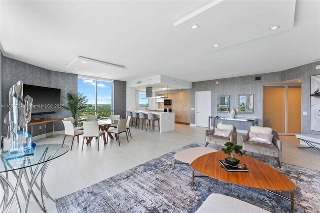Building Photo - 17111 Biscayne Blvd