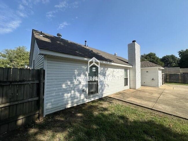 Building Photo - 2188 Longlane Dr
