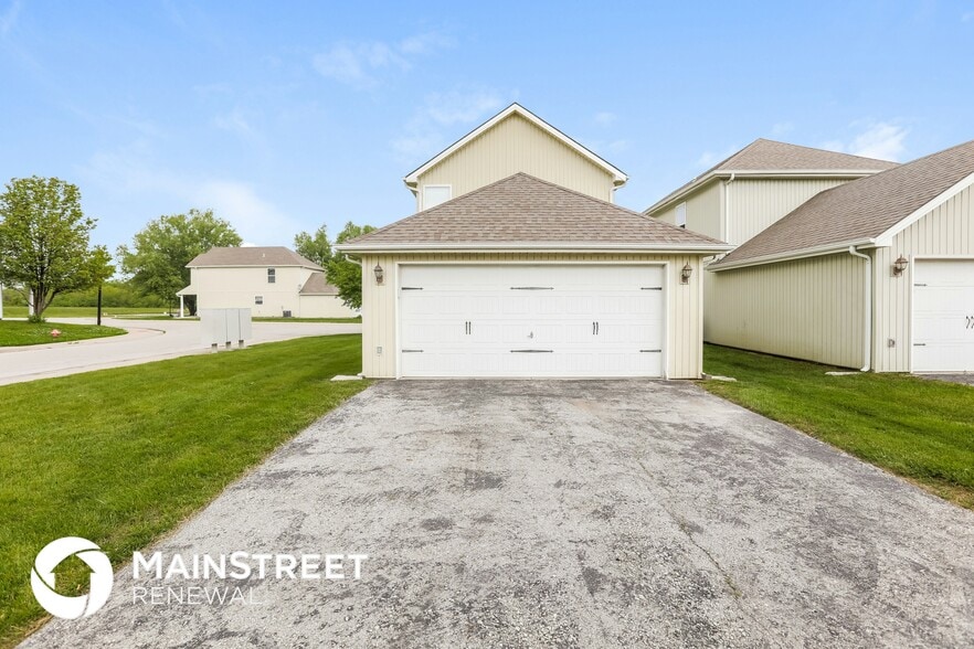 Building Photo - 411 NE Wolf Creek Dr