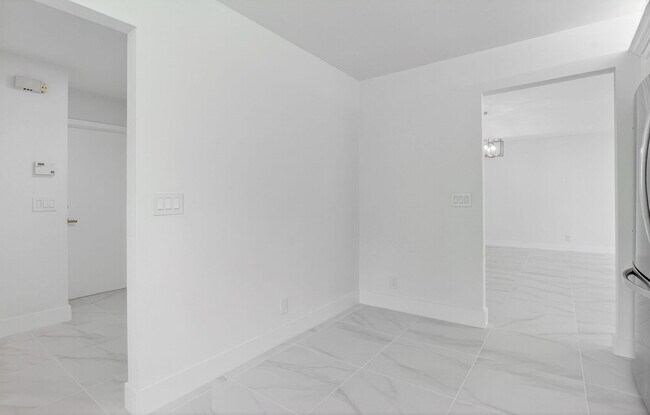 Building Photo - 9151 Pine Springs Dr