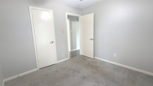Building Photo - 1119 Montour Dr
