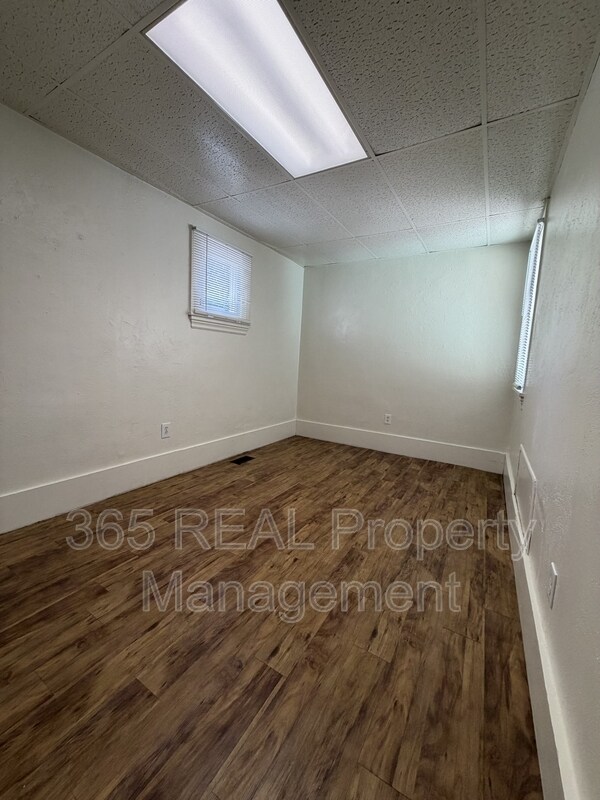 Building Photo - 1227 12th Ave