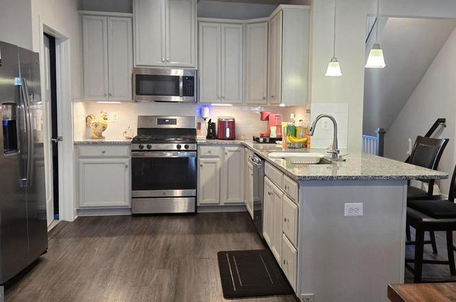 Building Photo - 6005 Calla Pl