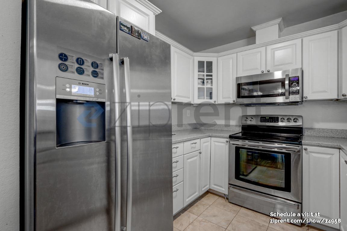 Building Photo - 2110 Alexander Way
