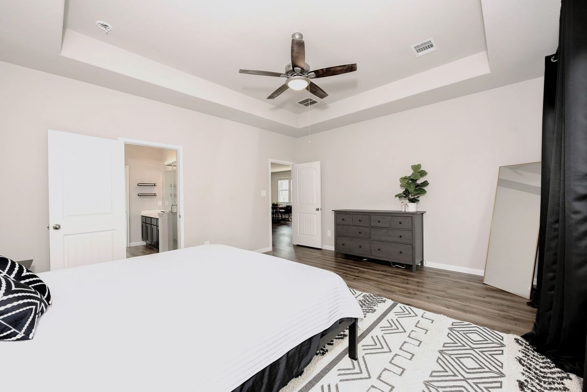 Building Photo - 5759 Cerrillos Dr
