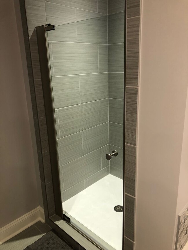 Building Photo - Luxury 2 Bedroom 2 Bath Near USC