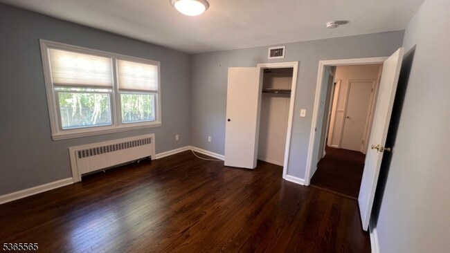 Building Photo - 116 Greenlawn Ave