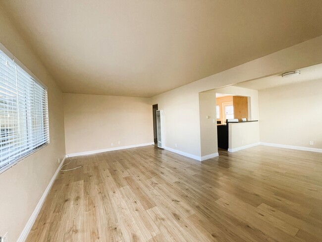 Family Room & Dining Area - 2516 Grant Ave