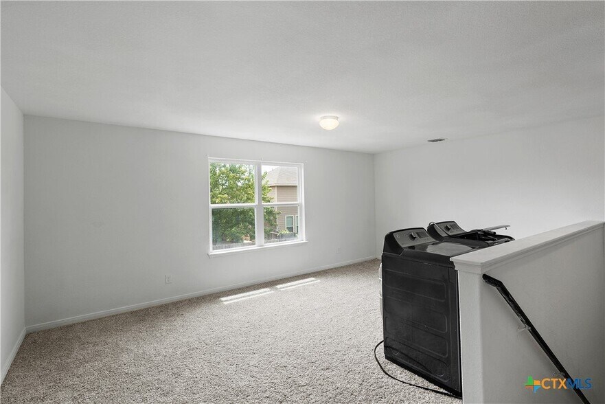 Building Photo - 247 Azalea Way